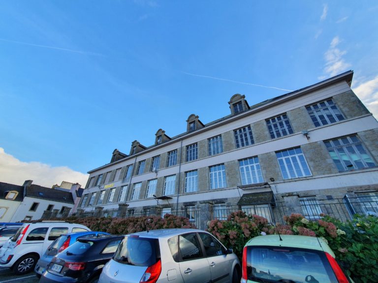 ancienne poste de douarnenez